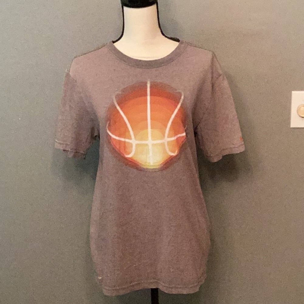 Men’s Medium Nike Gray Dri-FIT Shirt EUC